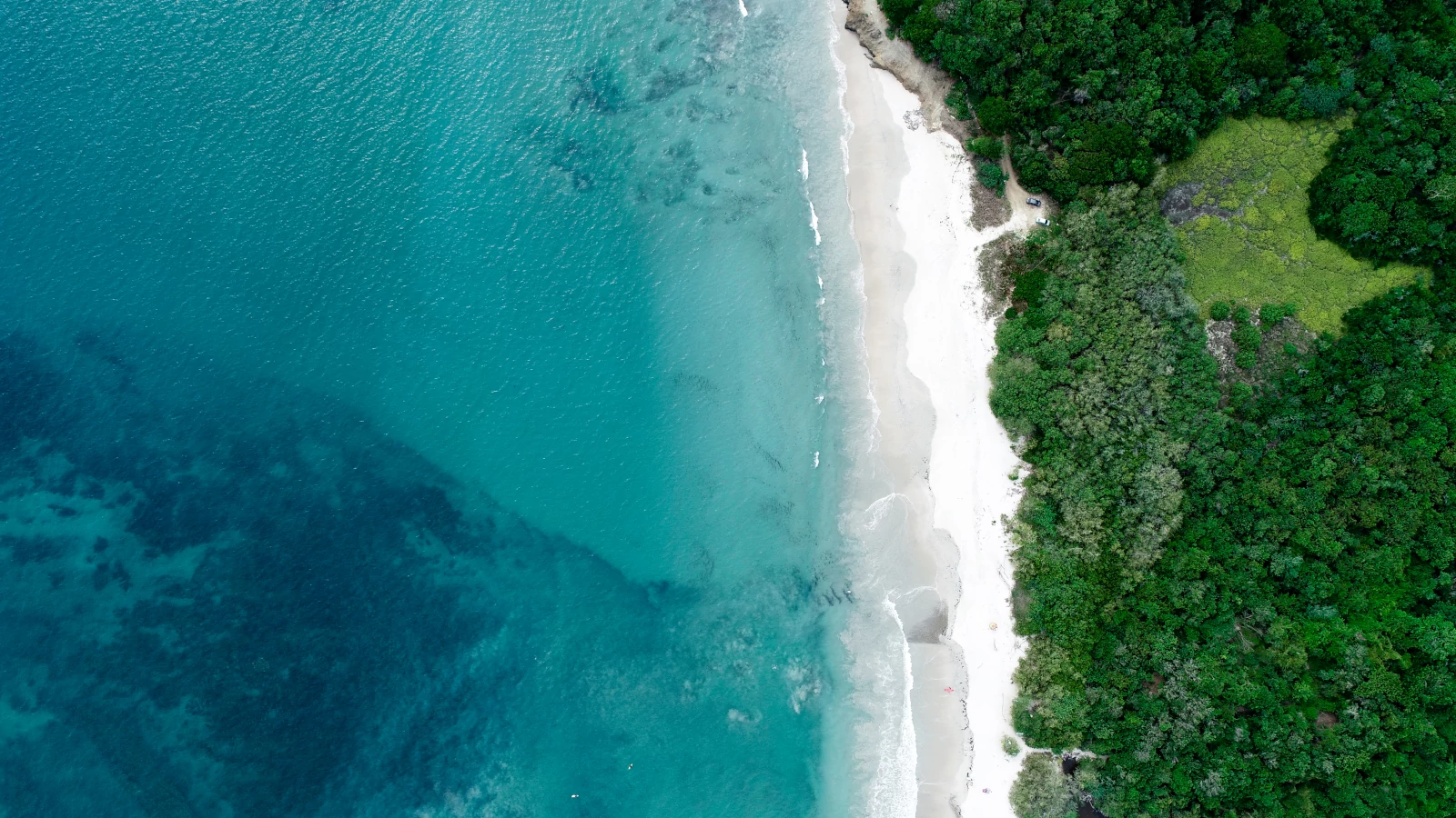 foto aérea de la playa la lancha