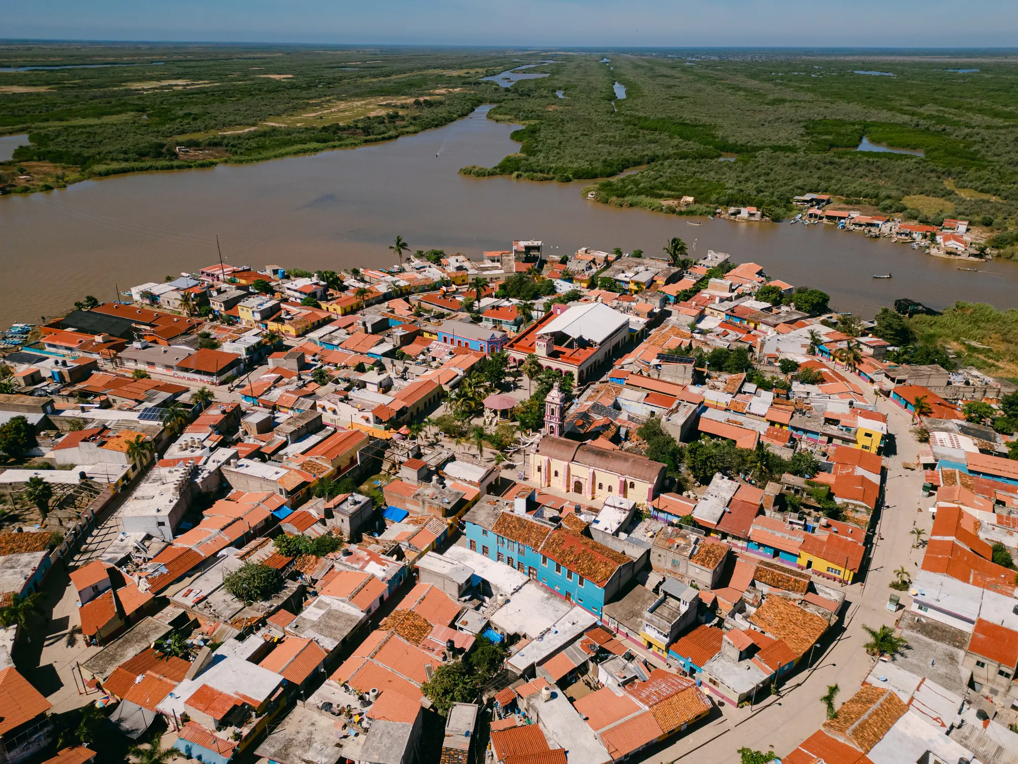 Mexcaltitán Entre Canales - Naturaleza, Sabores y Tradición Costera